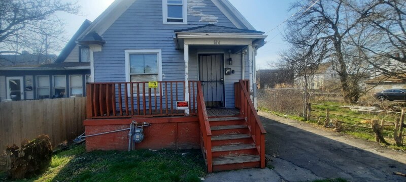 Primary Photo - 616 7th St