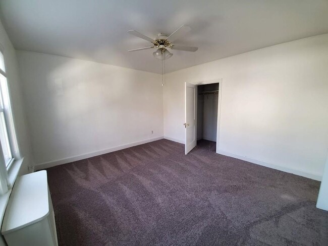 Building Photo - 256 American Legion Hwy