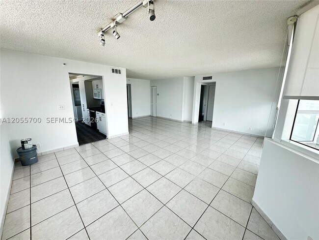 Foto del edificio - 3411 Indian Creek Dr