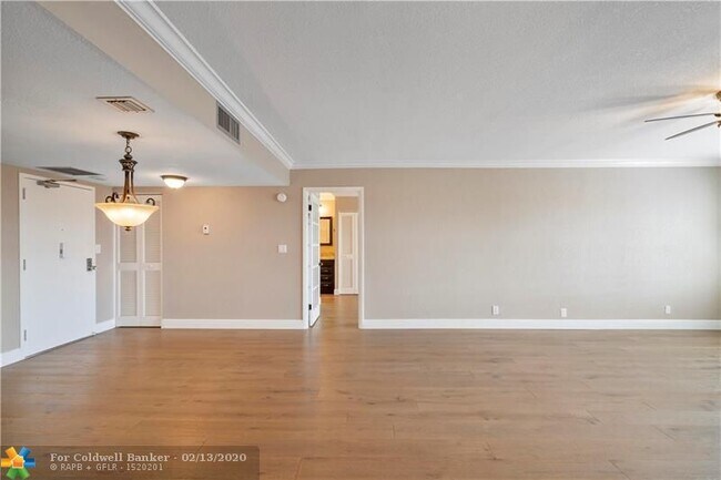 Foto del edificio - 10777 W Sample Rd