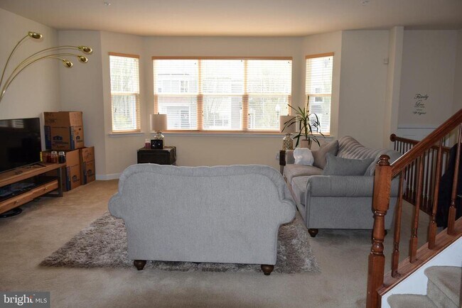 Foto del edificio - 390 English Oak Ln