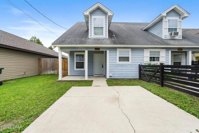 Foto del edificio - 3 Bedroom / 2 Bath Townhome