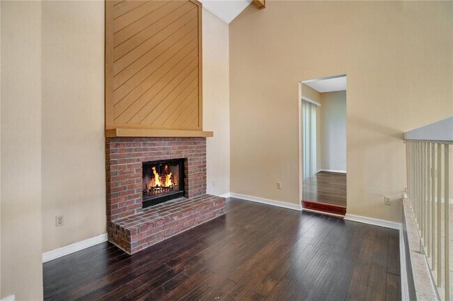 Foto del edificio - 110 N Deerwood Ave