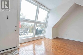 Building Photo - 148 Collier St