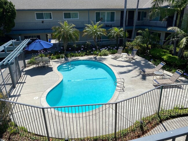 Building Photo - Pt Mesa