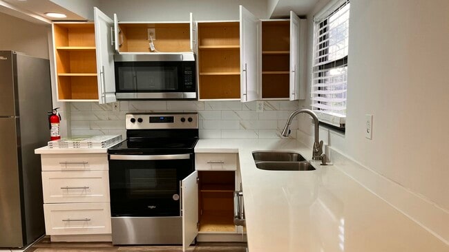 Foto del edificio - 5305 Bayside Dr