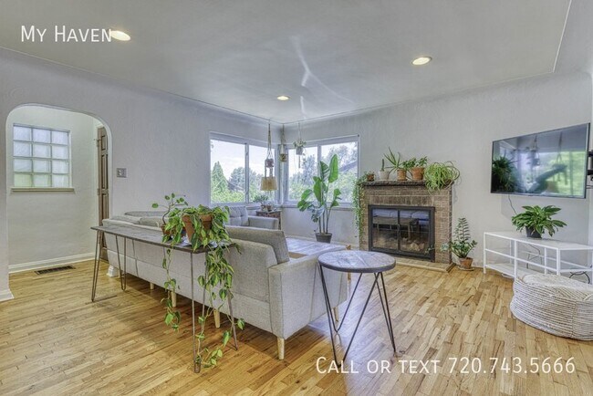 Building Photo - Great home with tons of character close to...