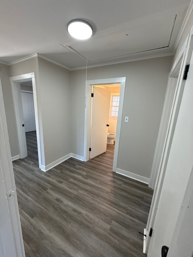 Building Photo - 1699 Eastland Ave