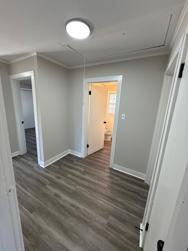 Foto del edificio - 1699 Eastland Ave