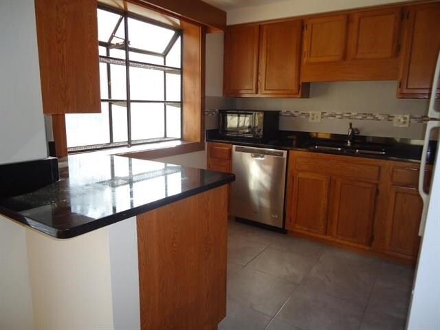 Building Photo - 4 Esquire Cir