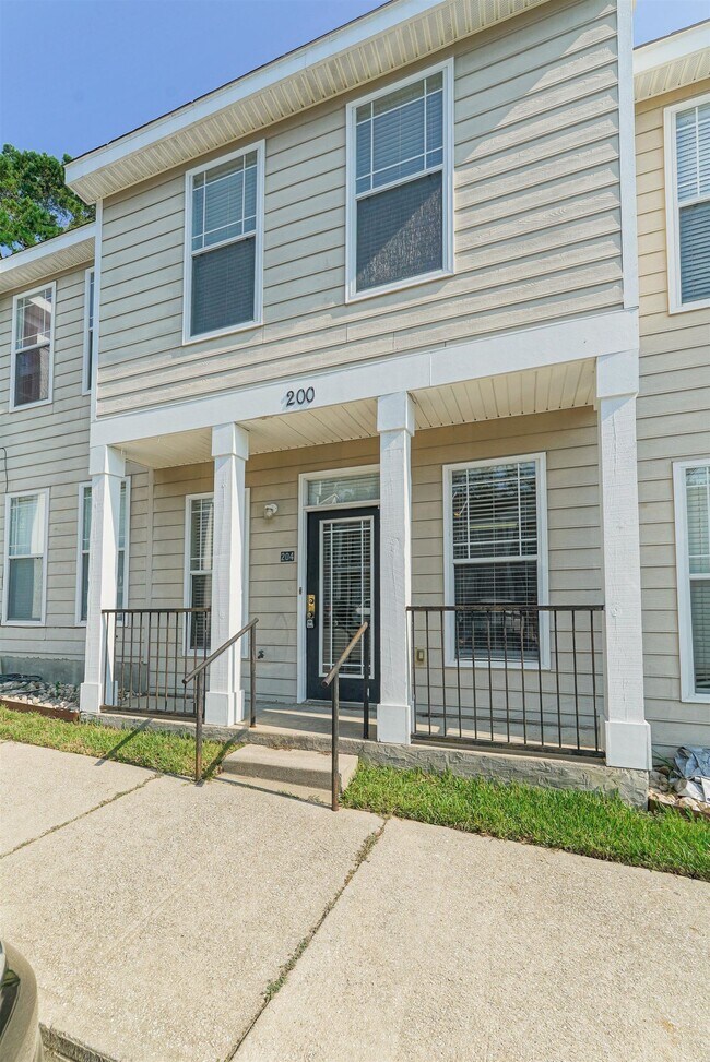Foto del edificio - 2400 Fred Smith Rd