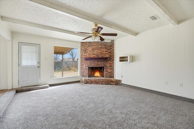 Building Photo - 608 N Colton Ave