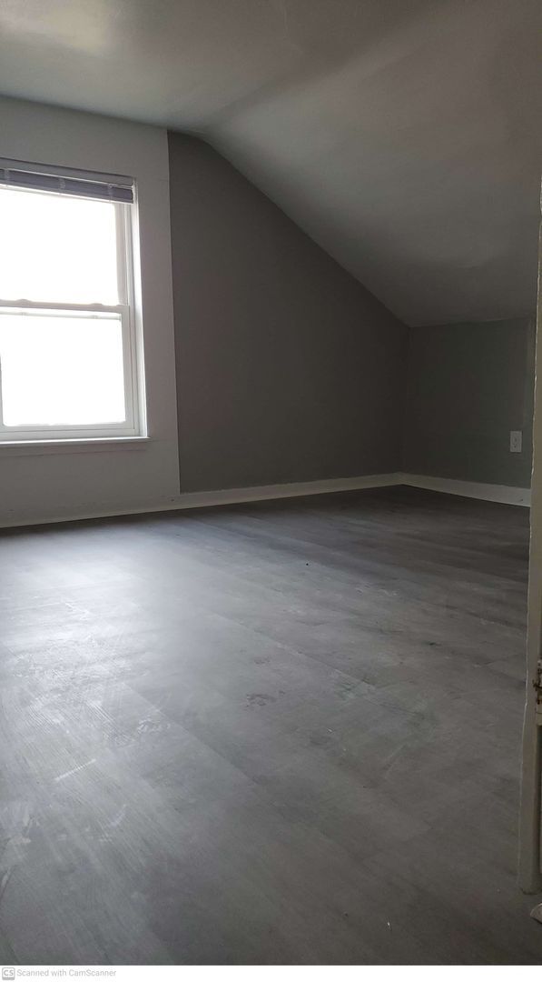 Foto del edificio - Freshly renovated and ready for move in!  ...