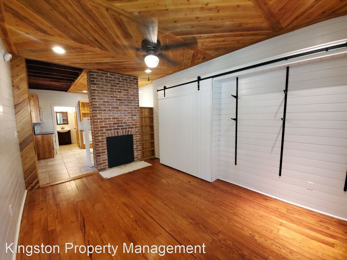 Primary Photo - Studio, 1 bath House - 322 Clay Avenue Unit 2