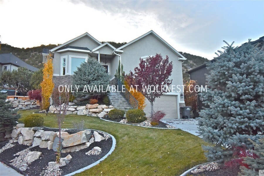 Luxurious 5 Bedroom Eagle Mountain Home! N... House Rental in Eagle