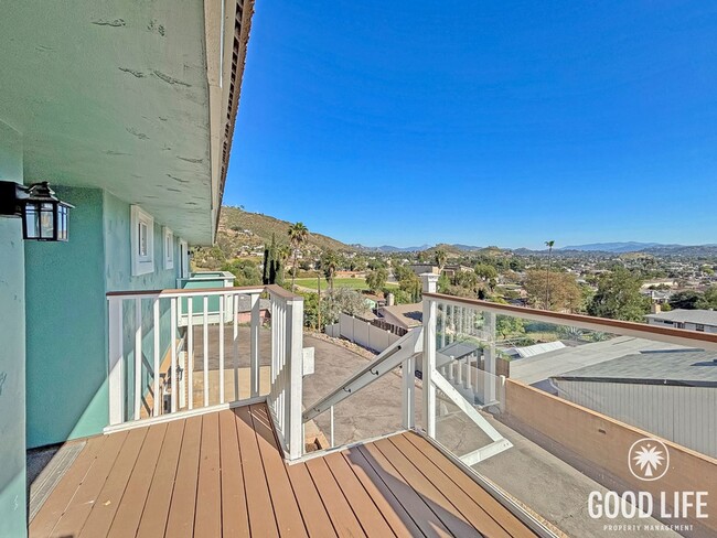 Foto del edificio - Beautiful 3BD/2BA Hillside House in El Cajon W/ Central A/C, Wrap-Around Deck, & Amazing Views!