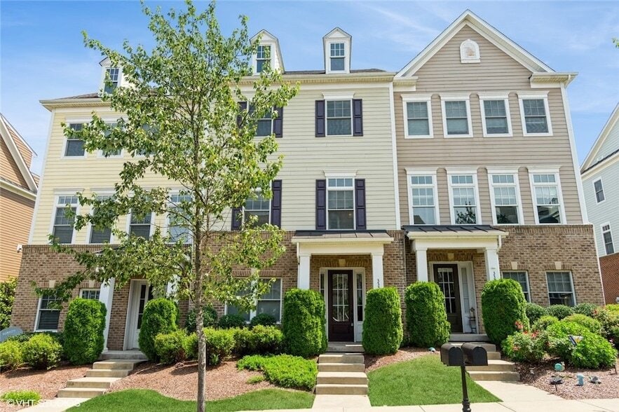 Photo - 335 Osona Ln