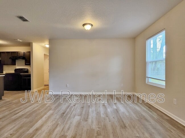 Building Photo - 4204 Katanga Dr N