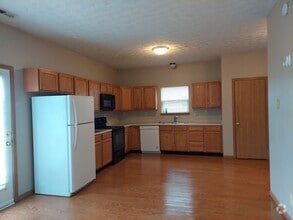 Building Photo - 3396 Edison Dr