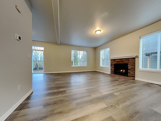 Building Photo - 4514 Natalee Dr SE