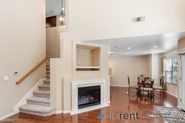 Building Photo - 3 br, 2.5 bath Townhome - 308 Woodward Dri...
