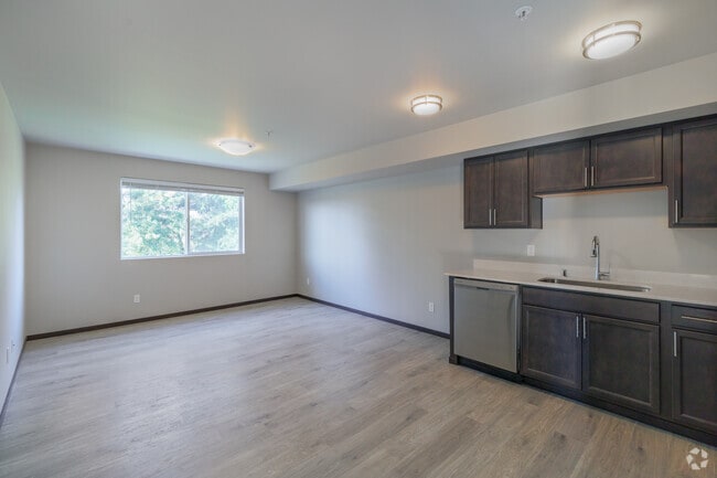 2BR, 1BA - 744SF - Kitchen - Pacific Pines