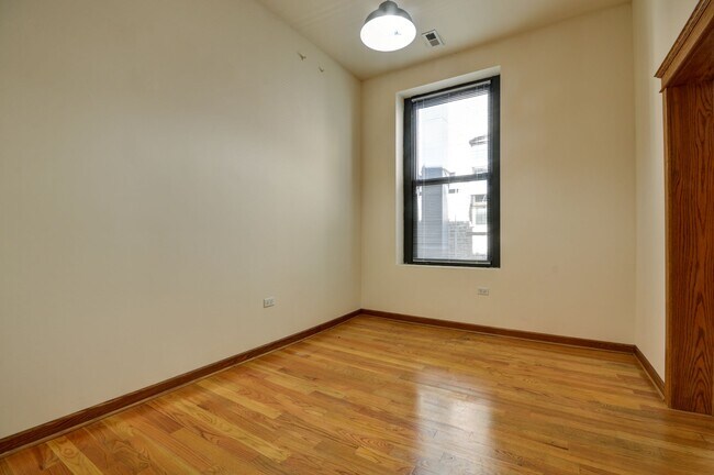 Building Photo - 123 N Jefferson St