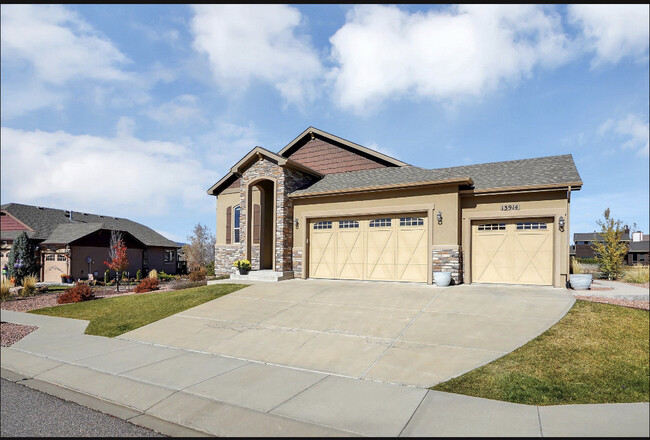 Front view - 13914 Rivercrest Cir