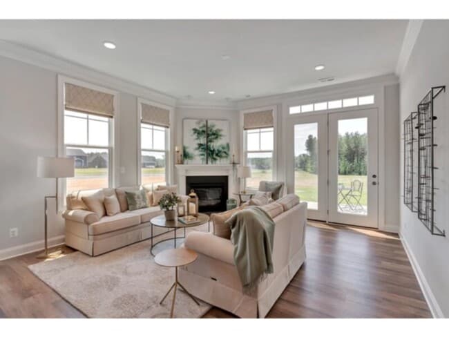 Building Photo - 3 Bed 2 Bathroom for Rent