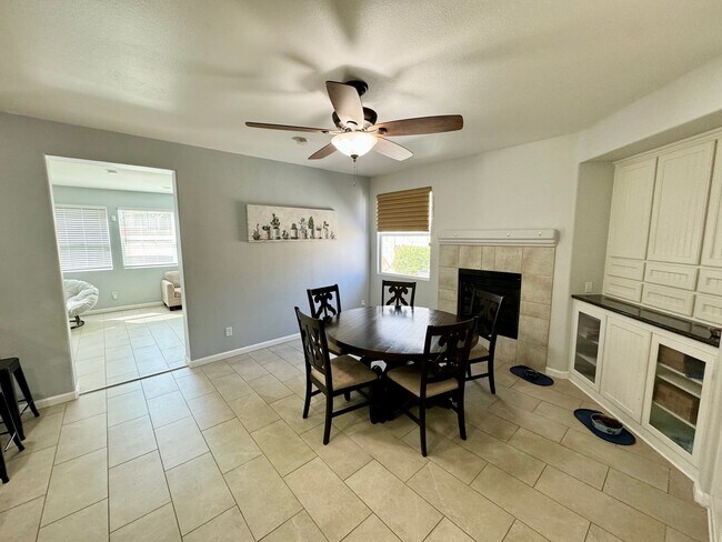 Foto del edificio - 40123 Vista Ridge Dr