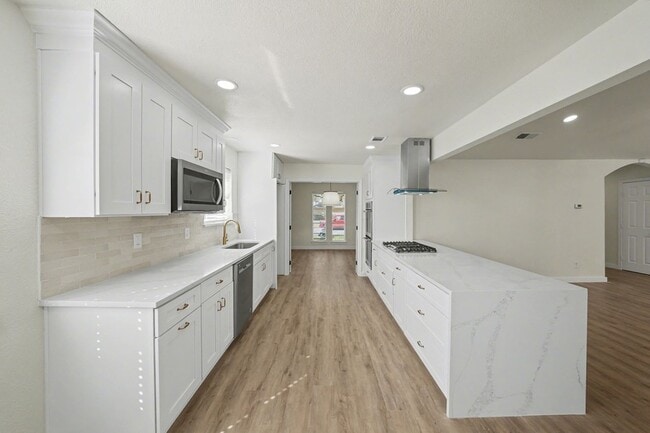 Foto del edificio - 3204 Lynbrook Dr