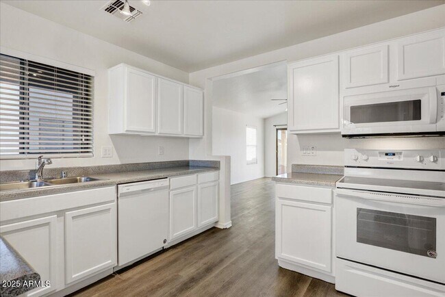 Foto del edificio - 13009 W Port Royale Ln