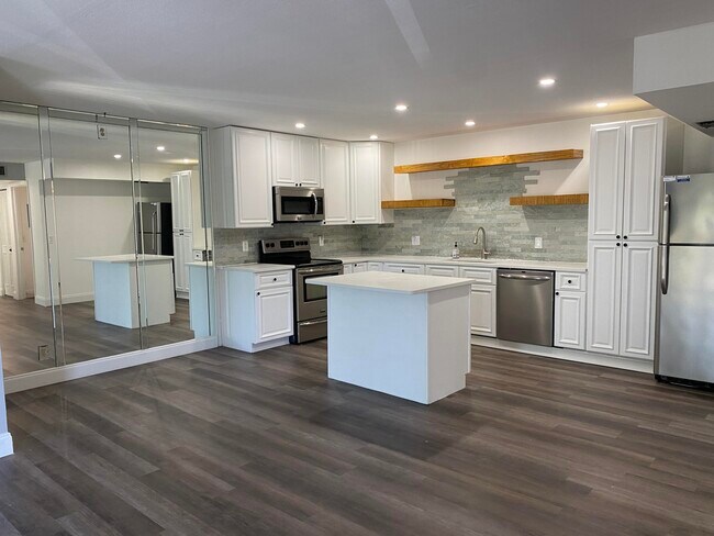 Building Photo - 3676 Alder Dr