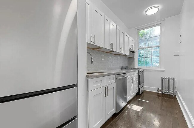 Building Photo - 26 West 11th Street