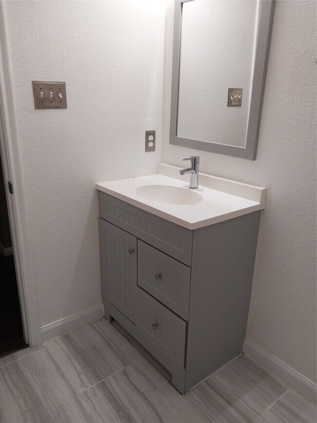 Foto del edificio - 7914 Tilbury Woods Ln