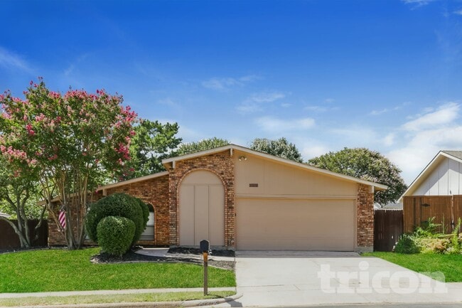 Building Photo - 3816 Aspenwood Dr