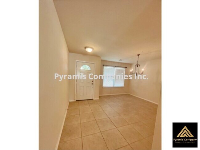 Foto del edificio - 5BR 2Fb 1HB