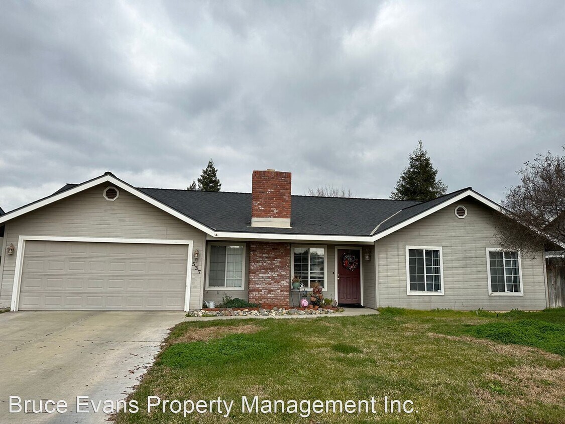 3 br, 2 bath House 537 W Prospect House Rental in Exeter, CA