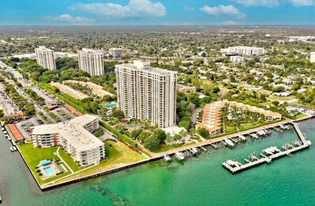 Foto del edificio - 4000 Towerside Ter
