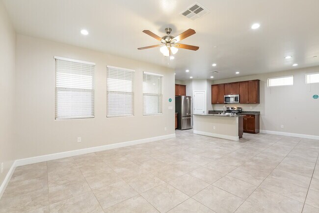 Foto del edificio - 10115 Mayflower Bay Ave