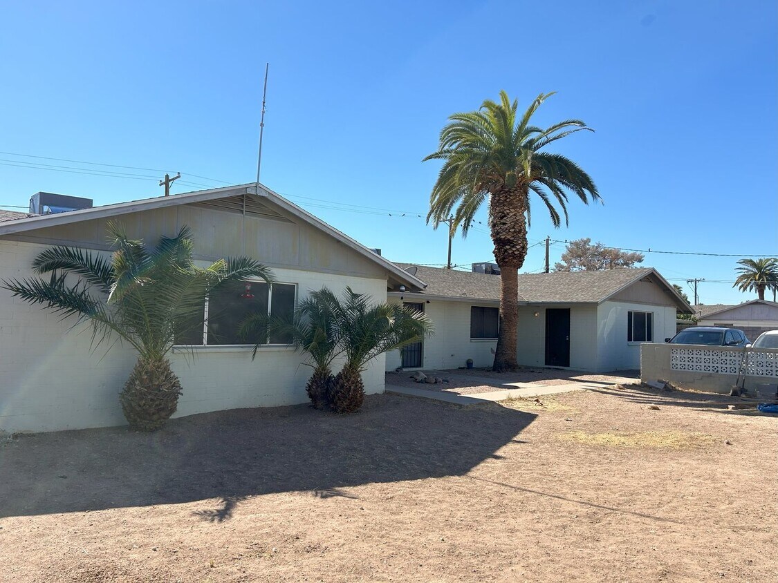 Primary Photo - 2 bed 1 bath in Evergreen Historic....