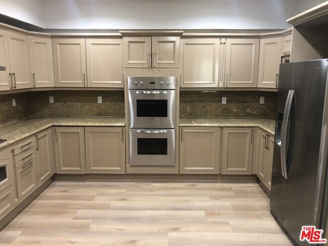 Foto del edificio - 1551 Manning Ave