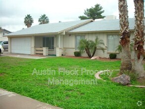 Building Photo - 3126 N Pleasant Dr