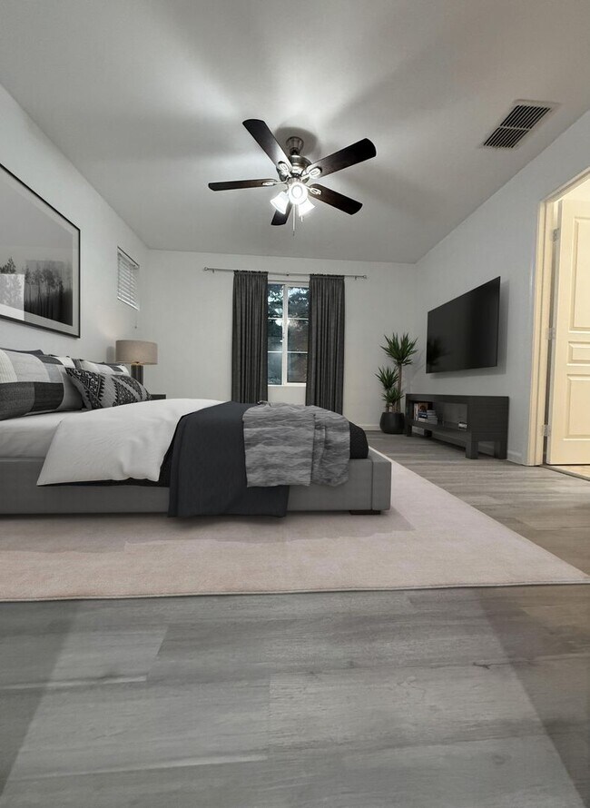 Foto del edificio - ** 3-Bedroom Two Story Home in Desirable Roseville Location!**