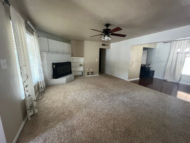 Foto del edificio - Cozy three bedroom home for rent