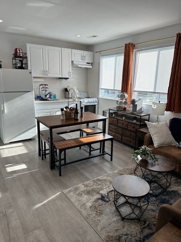 Foto principal - 3826 W 9th St