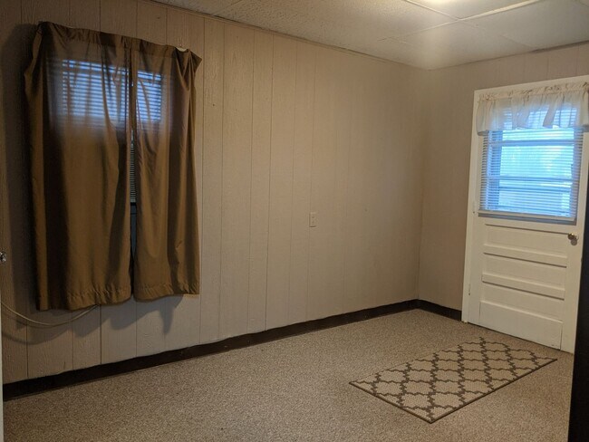 Building Photo - 1683LLC 7652 &amp; 6267 (RUBS)