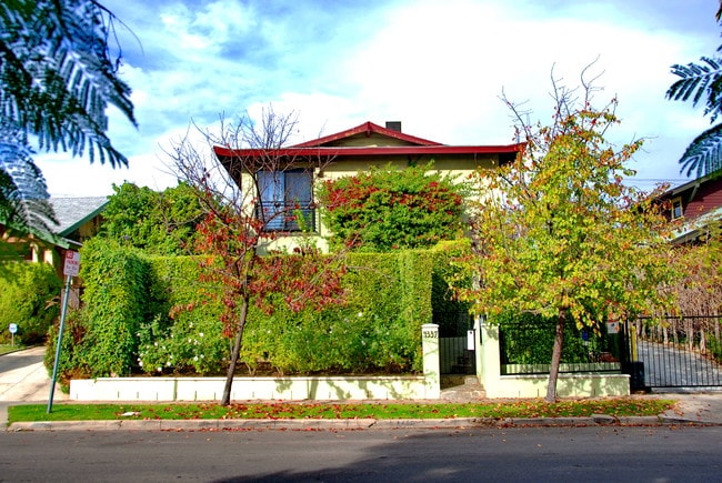 Building Photo - 4337 Kingswell Ave