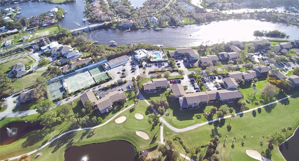 Foto principal - 18349 SE Wood Haven Ln