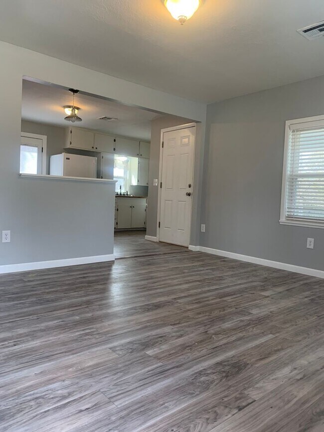 Foto del edificio - Charming Two Bedroom Downtown Springdale -